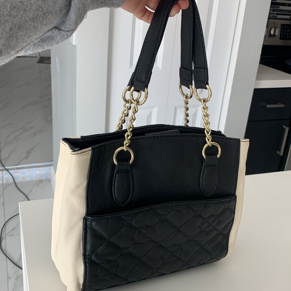 Betsey Johnson Clover Heart Chain Quilted Satchell Handbag - Picture 8 of 8